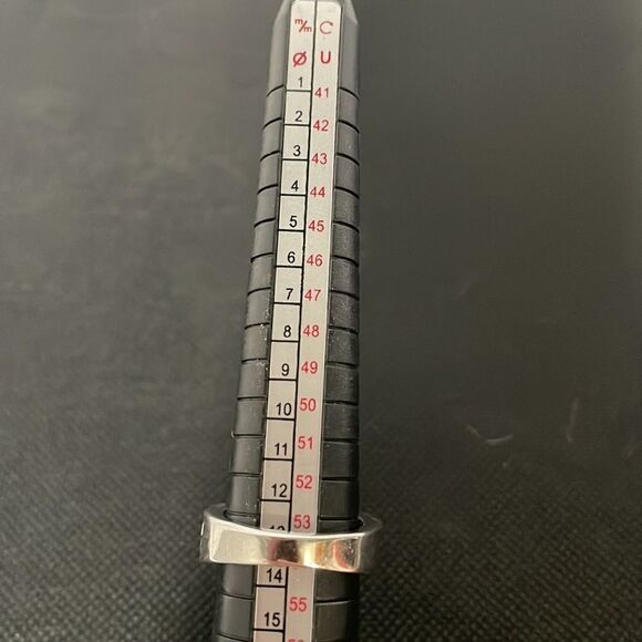 Beautiful ring  - Picture 7 of 8